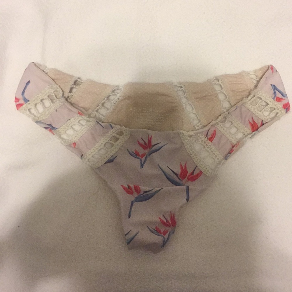 ACACIA Chuns Bottom in Birds of Paradise Medium